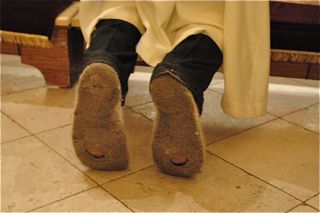 Cross-bearer's socks