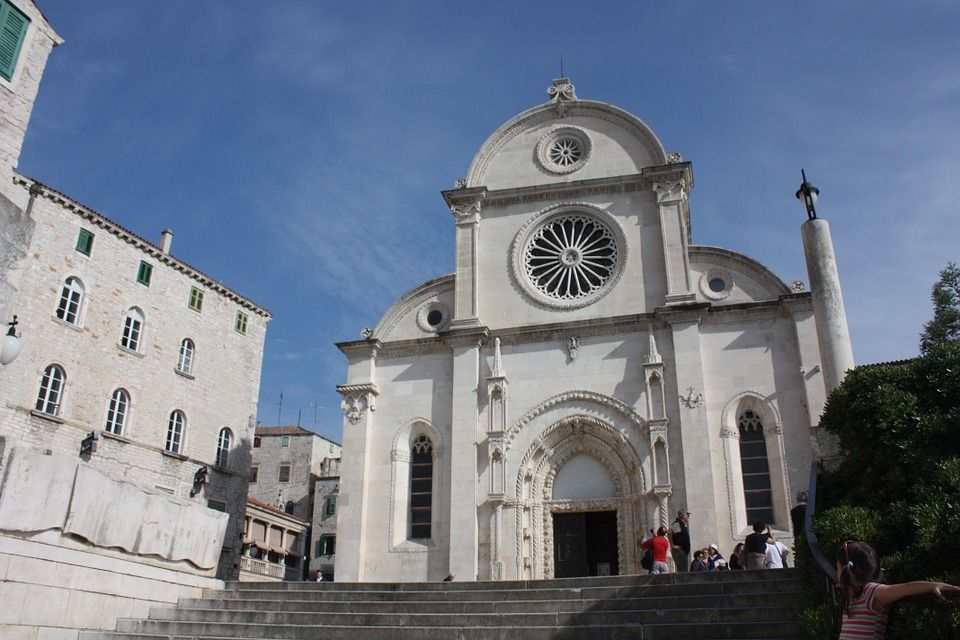 Croatia-sibenik-Staircase-Dalmatia-Cathedral-393929.jpg