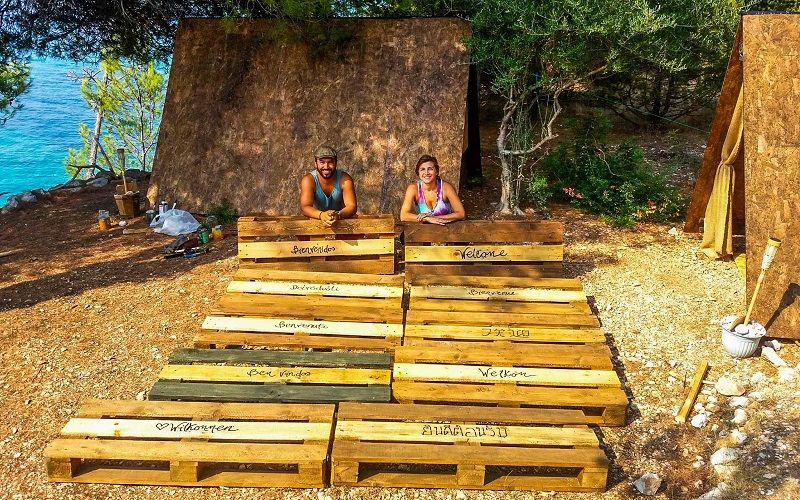Working with eco pallets @ Cast Away.jpg