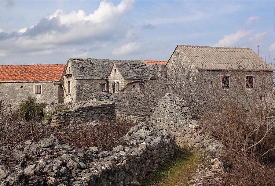trgostan-hvar-stone-complex (5).jpg
