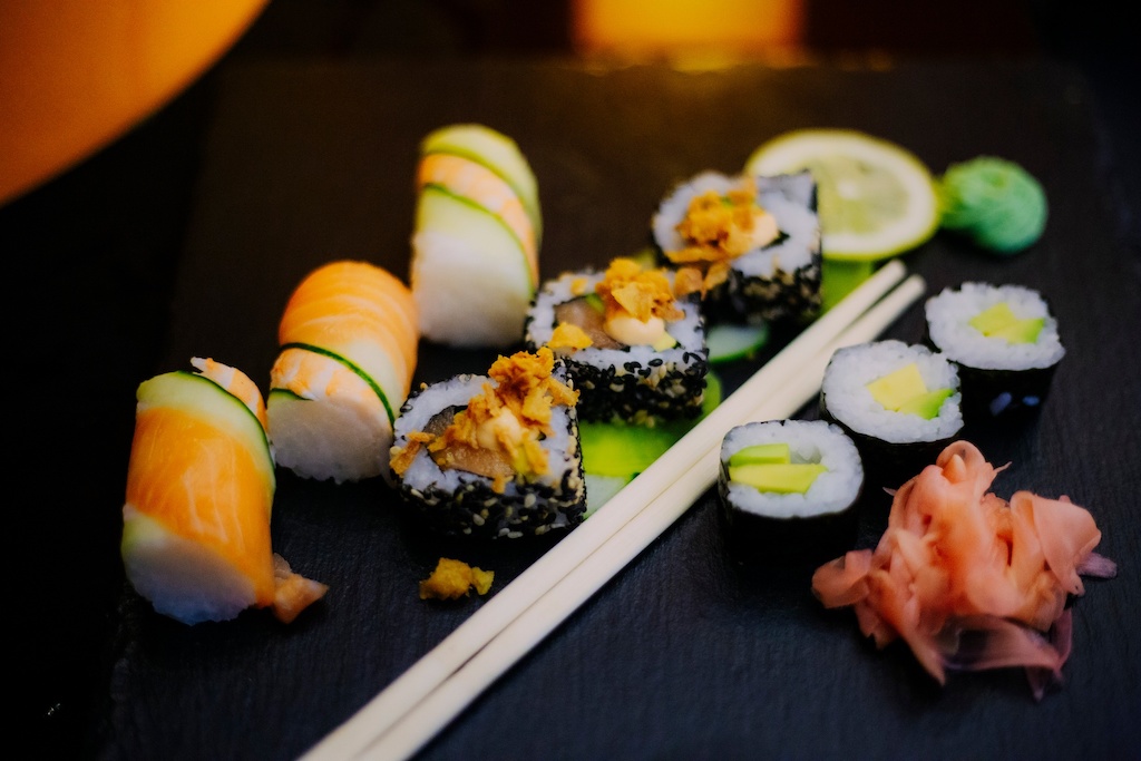 Sushi zalogaji by restoran Lateral.jpg
