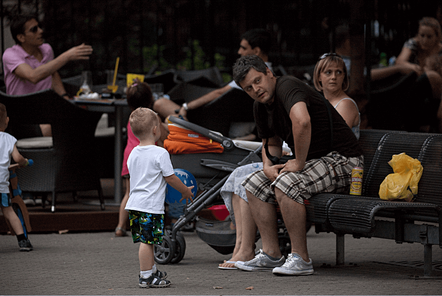 digital-nomad-zagreb-street (1).png