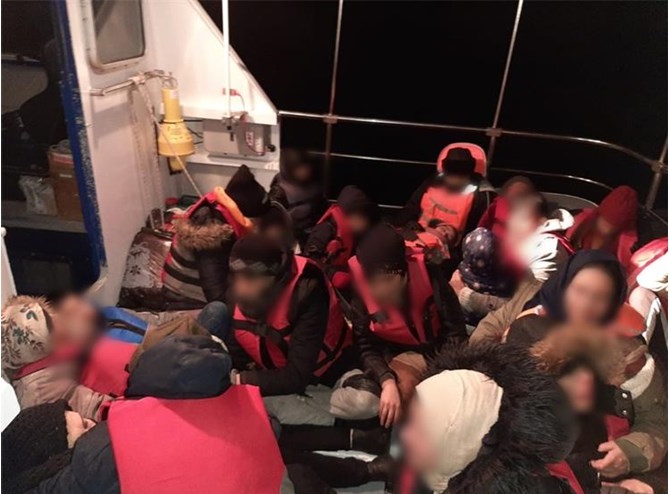 croatia_police_rescue_migrants_02.jpg