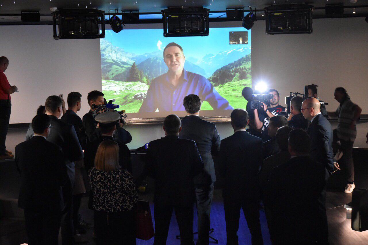 Premijer Plenković u obilasku Scenic Eclipsea, video poziv Glen Moroney.jpeg