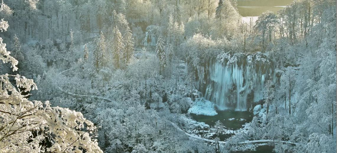 Plitvice Lakes in winter @Plitvice National Park/Romulic and Stojcic