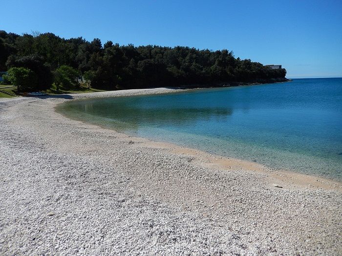 Mornar Ferijalni on Lungomare, Pula.