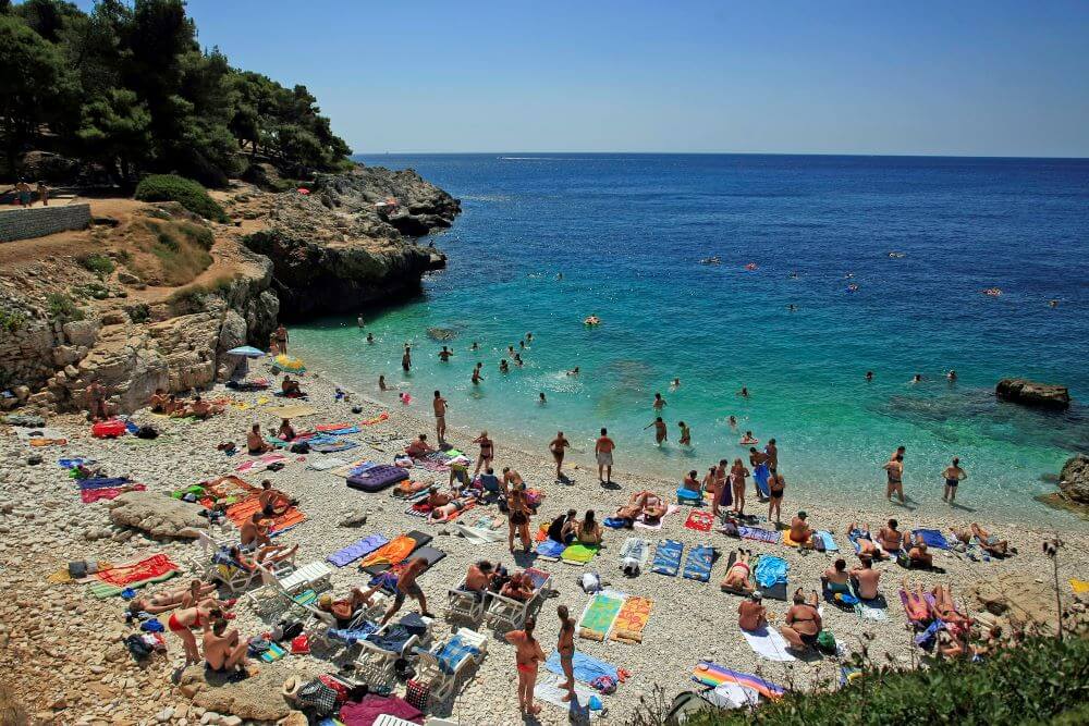 Hawaii beach (Havajska plaža) in Verudela, Pula