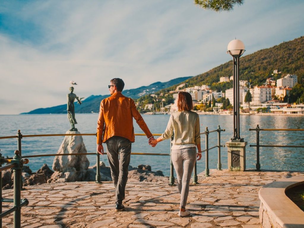 A romantic walk on Lungomare, past the the statue of the Girl with the Seagull