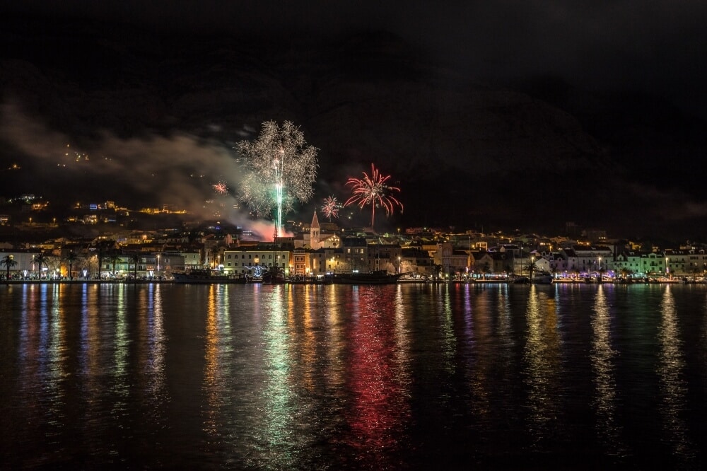 With an atmospheric Old Town, full of restaurants and bars on winding, narrow stone-paved streets, nighttime is famously vibrant in Makarska