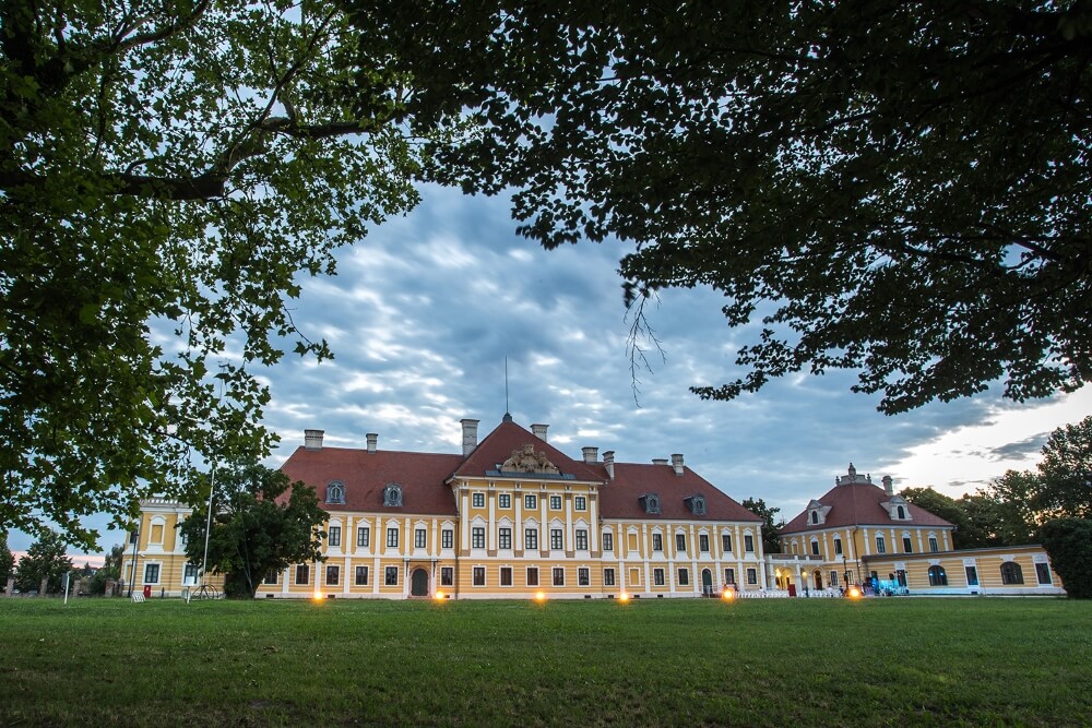 Eltz Manor (Dvorac Eltz)