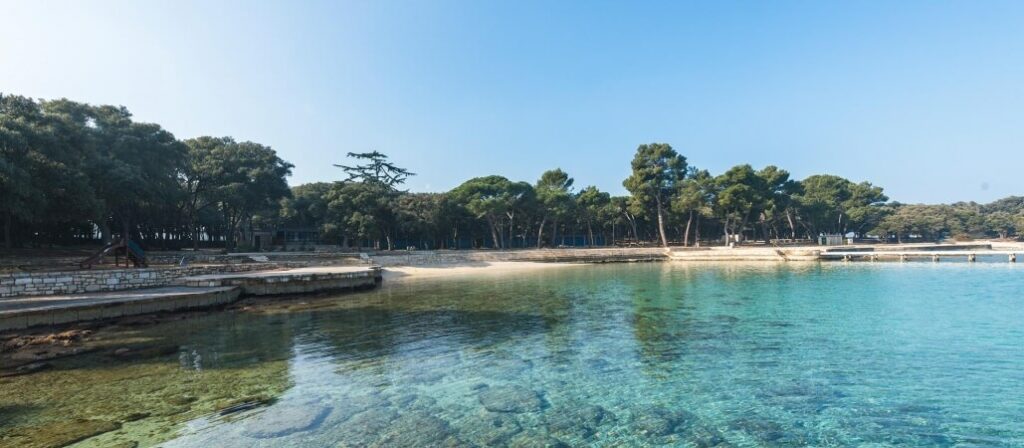 A designated place to swim, Saluga beach