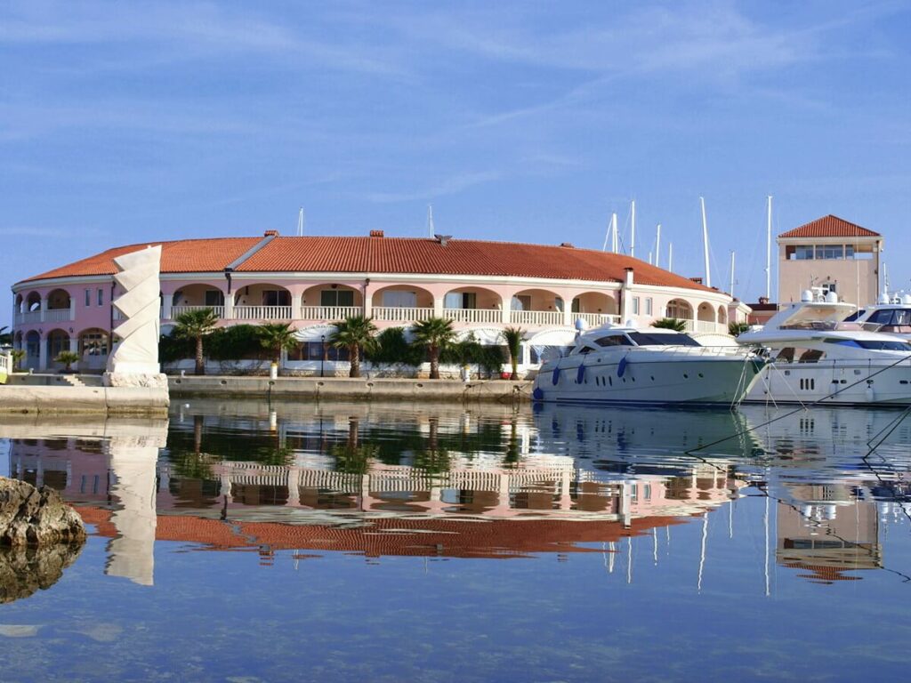 Rogoznica Hotel Otok in Marina Frapa Resort
