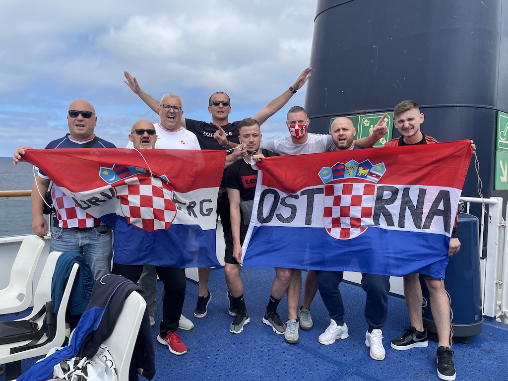 image0_1-croatia-fans-2.jpeg