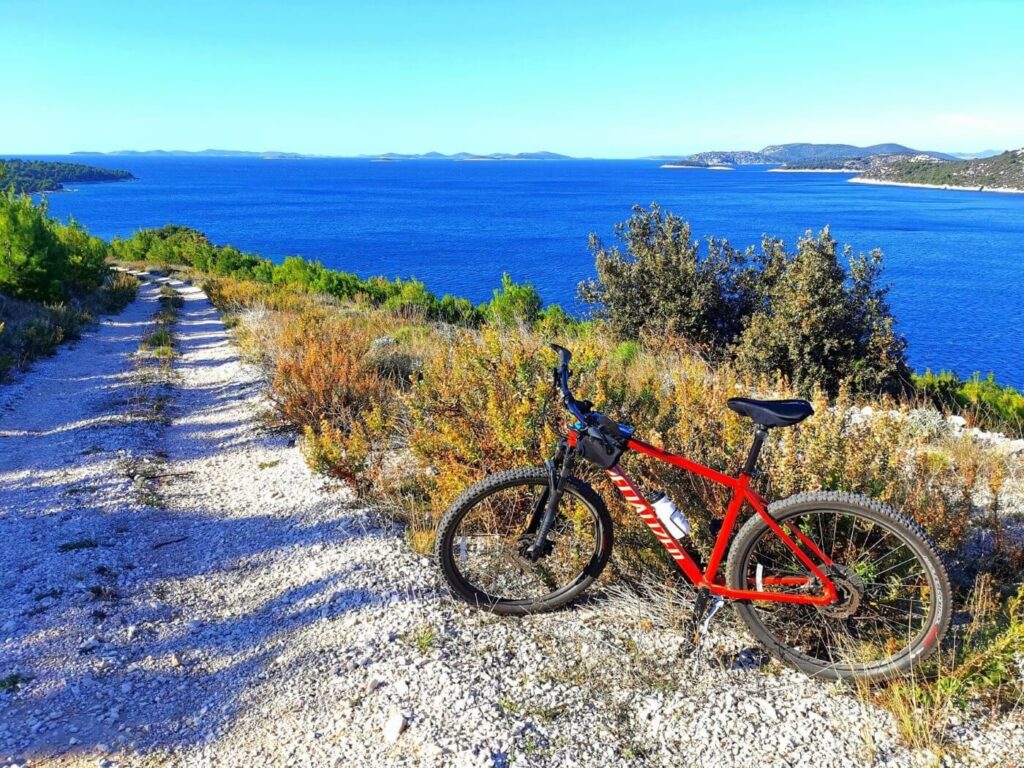 Things to do in Rogoznica: cycling trail Jelinjak