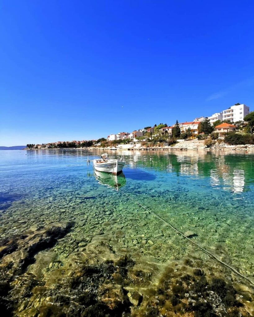 Mavarčica bay, Okrug Gornji