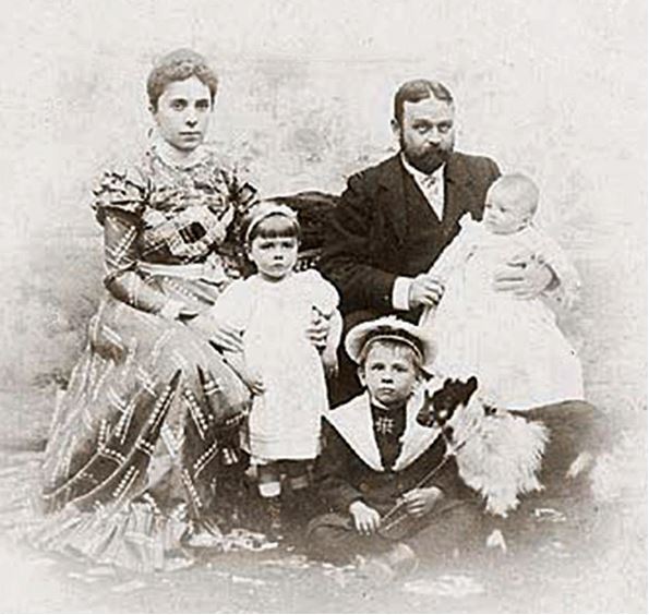 Ivana, Vatroslav and their family in Slavonski Brod.