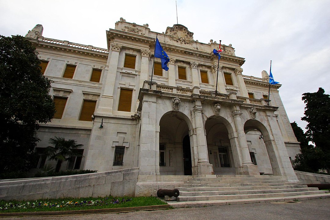 1080px-Governors_Palace_-_Rijeka_-_panoramio.jpg