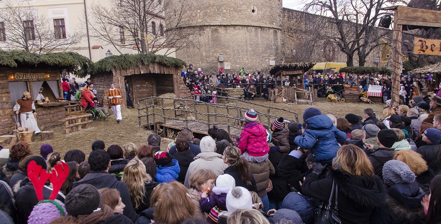 Žive_božićne_Jaslice_2014_-_M._Mehulić.jpg