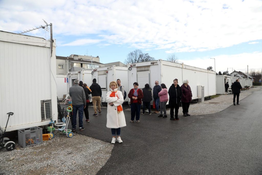 Petrinja earthquake container settlement, Banovina reconstruction slow