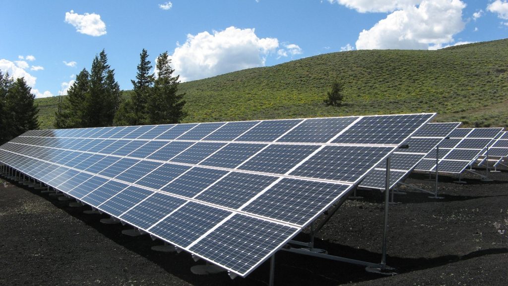 olar power plants in croatia - image of solar panels