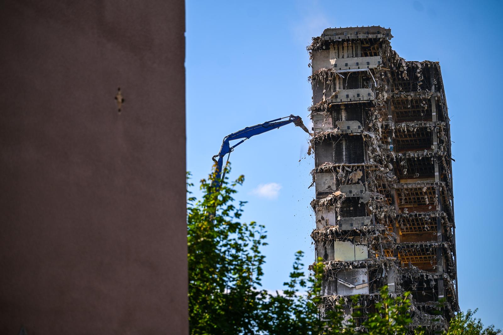 The End of an Era: Zagreb Watches the Vjesnik Tower Disappear