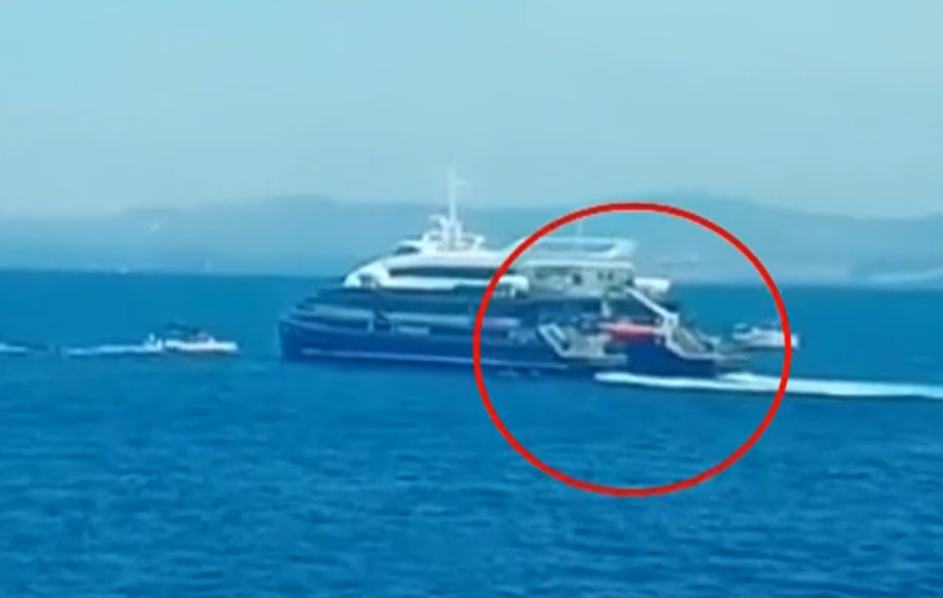 catamaran collision split