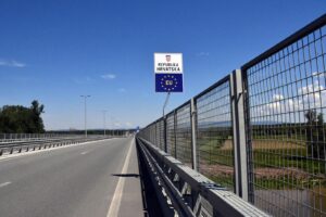 new border entry system delay