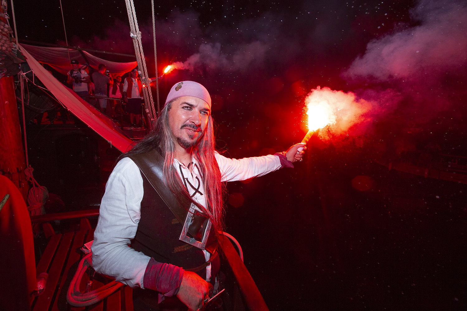 omis pirate spectacle
