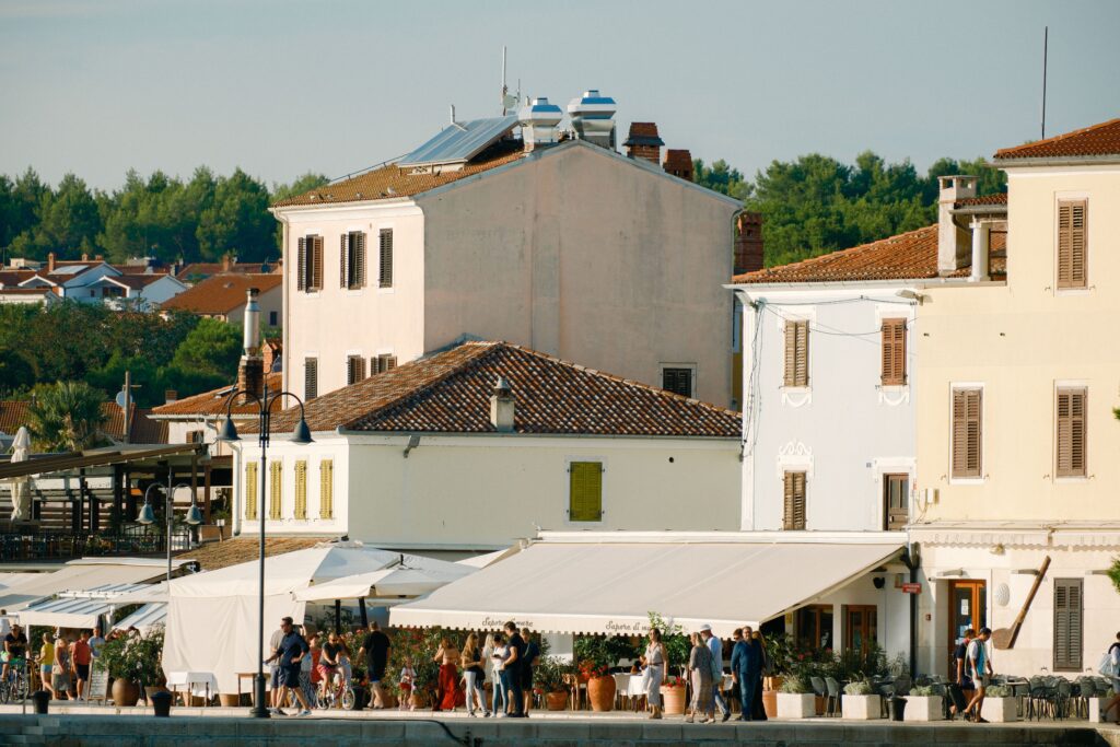 croatian local host campaign